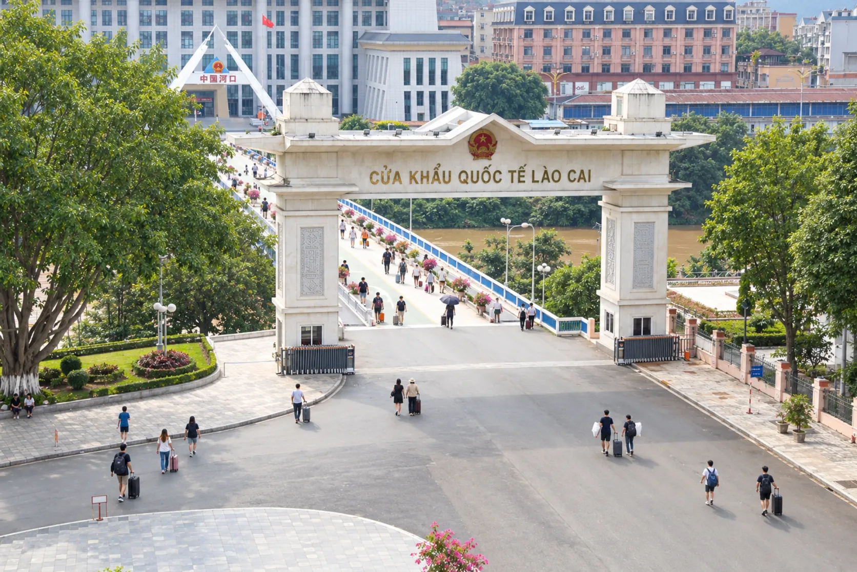 Der internationale Grenzübergang Lào Cai und die Brücke nach Hekou in China.